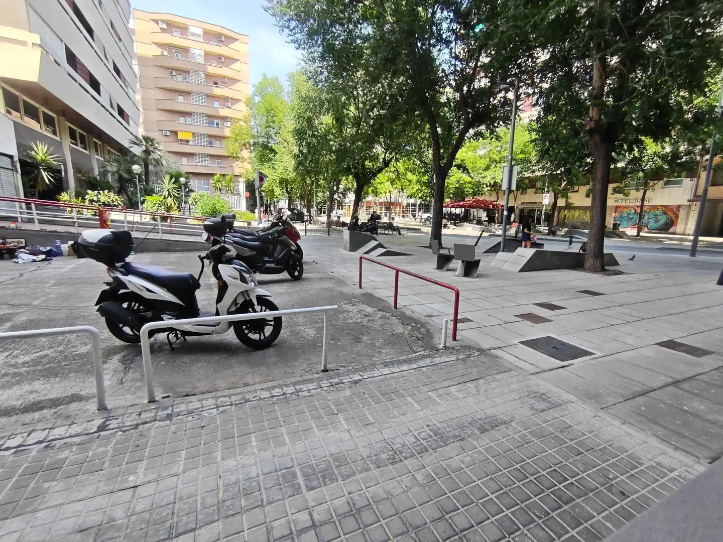 Büro zur Miete in Carrer de Felipe de Paz, La Maternitat i Sant Ramon