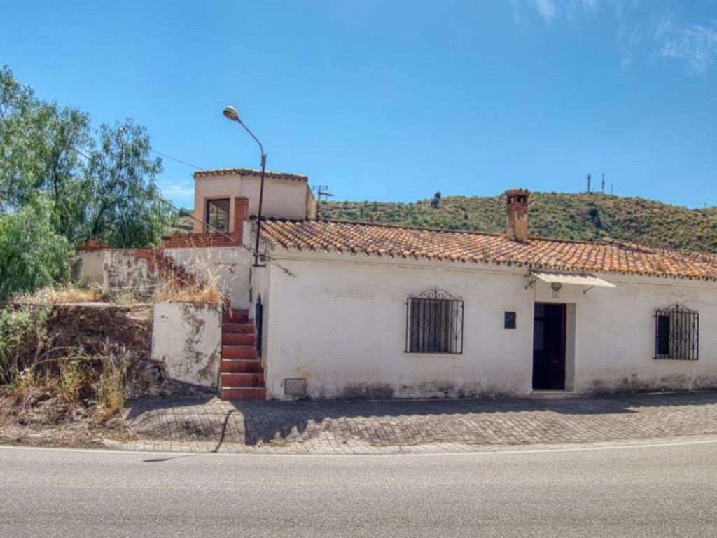 Exterior view of House or chalet for sale in Viñuela  with Terrace
