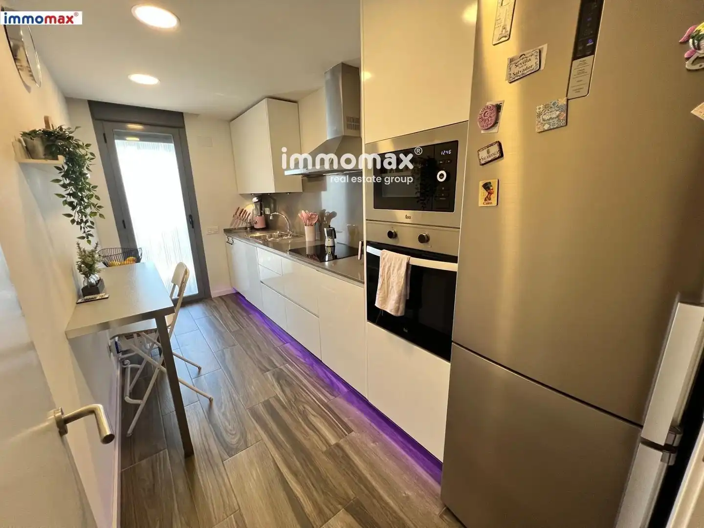 Cocina de Piso en venta en Sant Boi de Llobregat con Aire acondicionado, Terraza y Trastero
