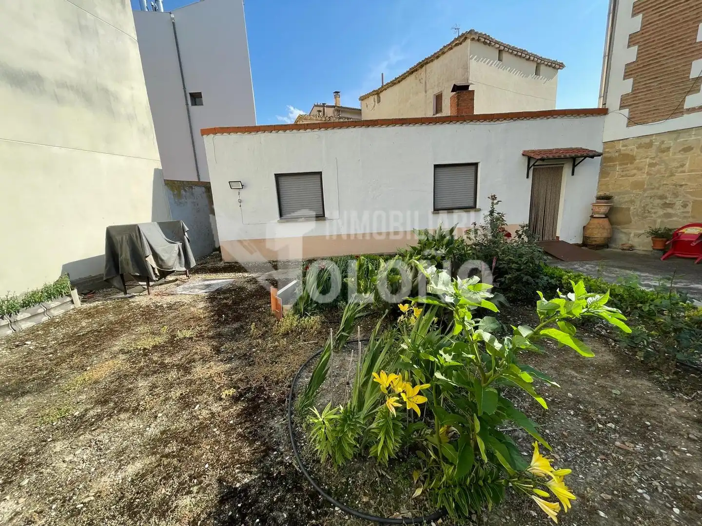 Houses for sale in Cihuri  with Heating, Private garden and Storage room
