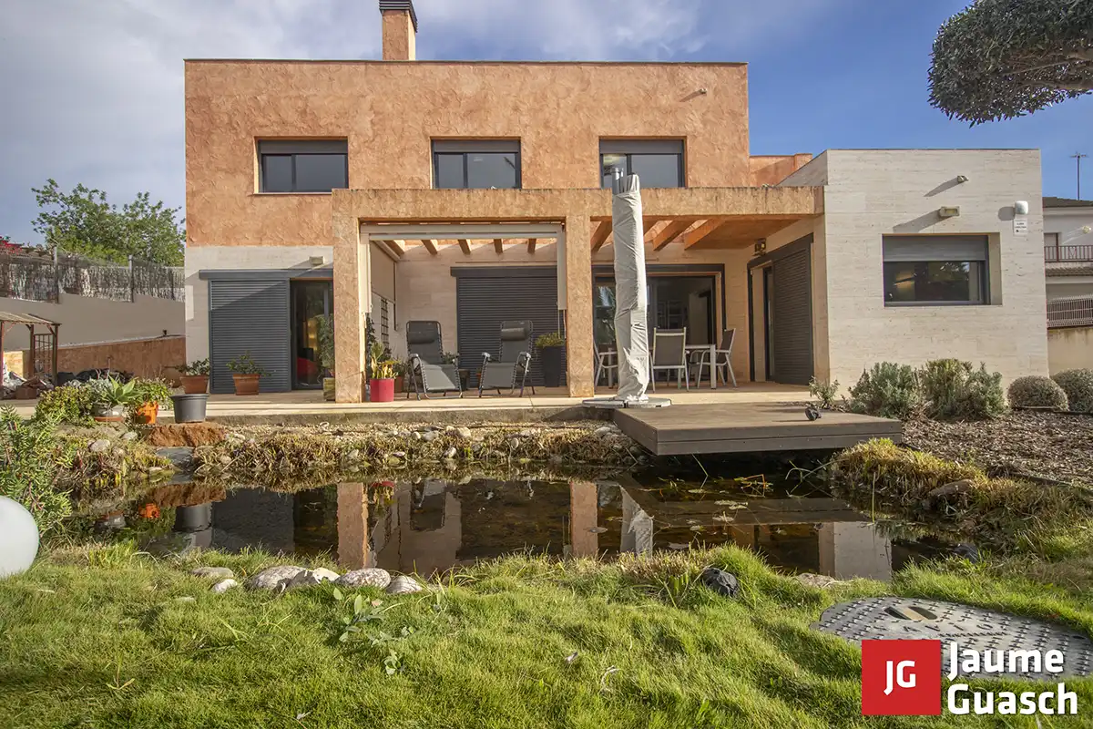 Vista exterior de Casa o xalet en venda en Altafulla amb Aire condicionat, Calefacció i Jardí privat