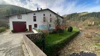 Vista exterior de Casa o xalet en venda en Ataun amb Terrassa