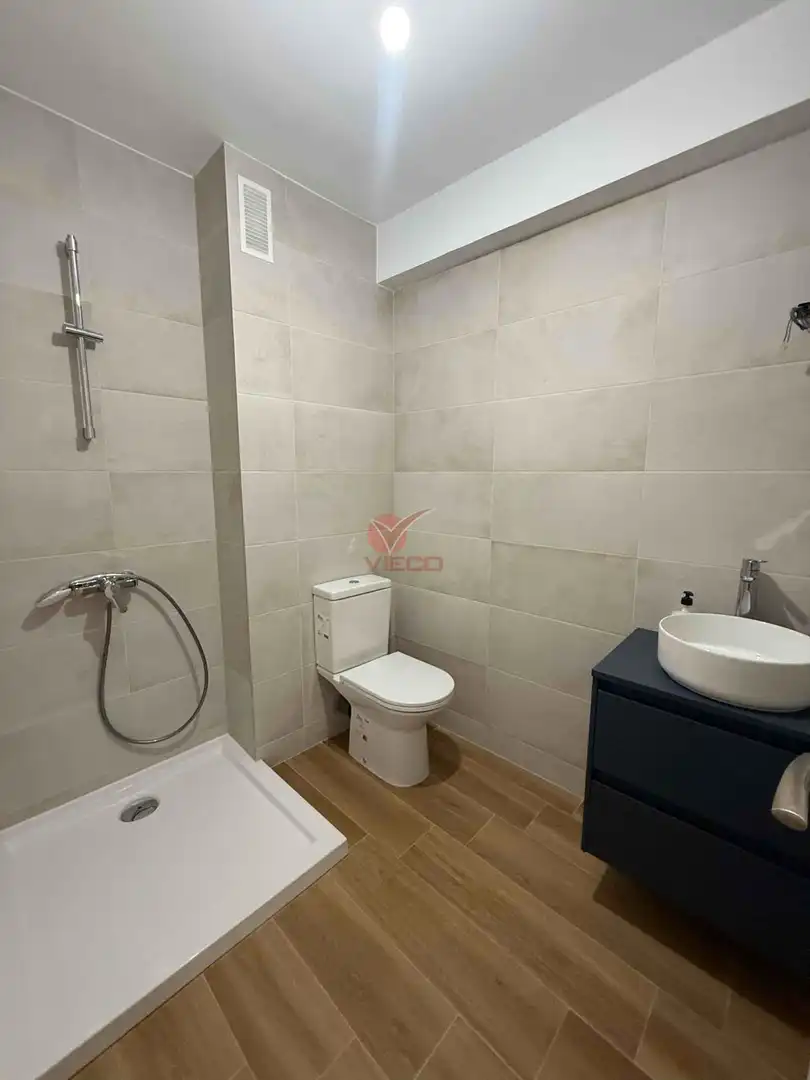 Baño de Piso en venta en Cuenca con Calefacción