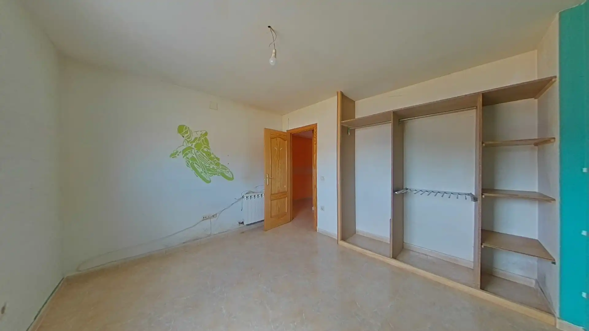 Dormitori de Apartament en venda en El Tiemblo  amb Calefacció i Balcó