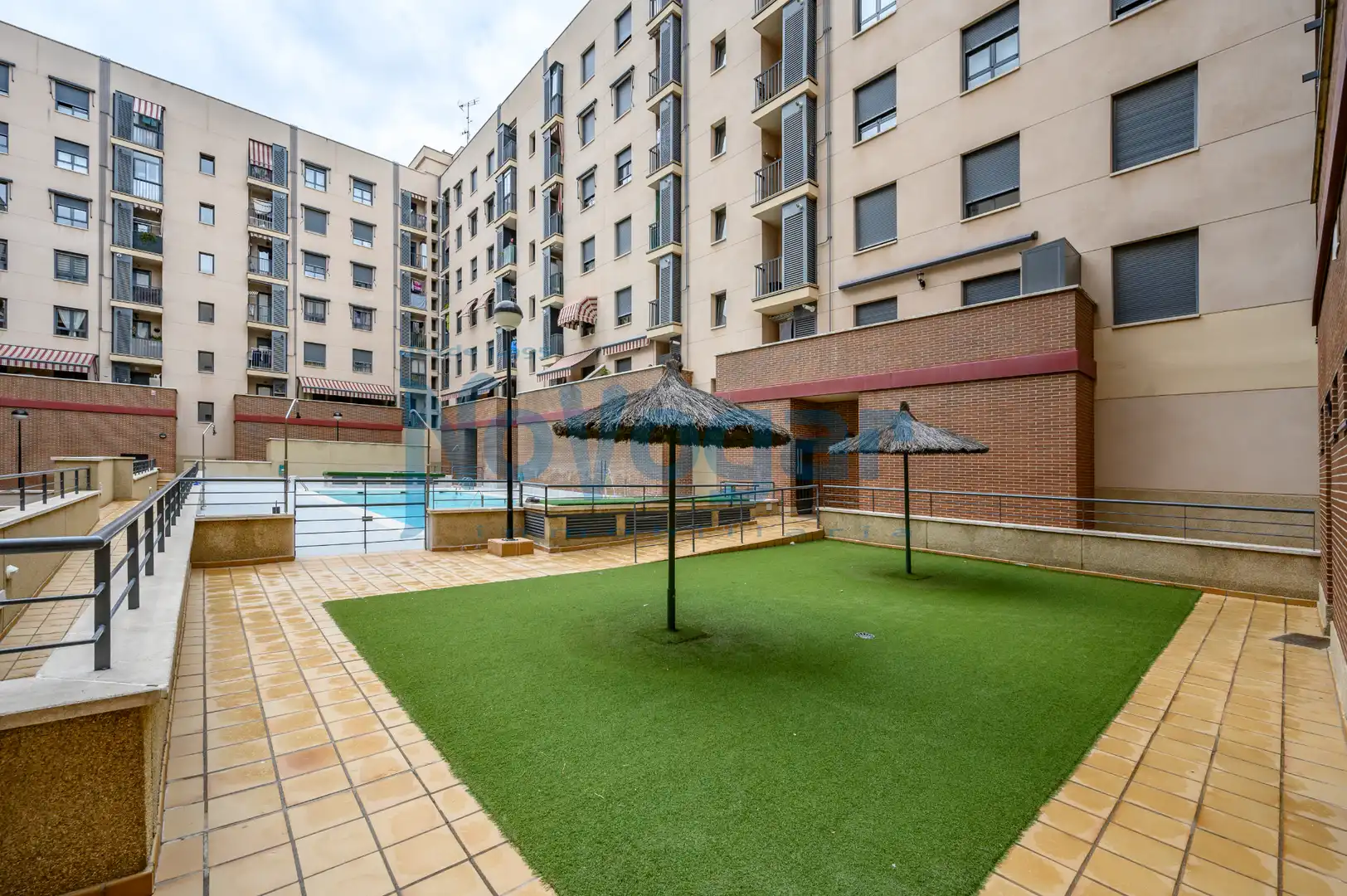 Swimming pool of Flat for sale in Móstoles  with Air Conditioner, Heating and Parquet flooring