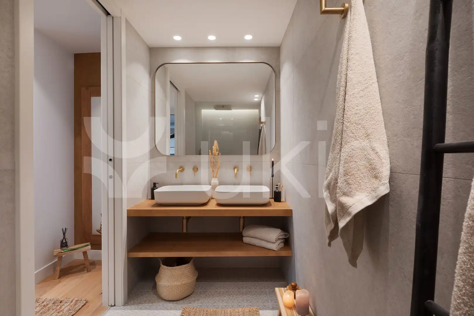 Badezimmer von Wohnung zur Miete in Barcelona mit Klimaanlage, Terrasse und Schwimmbad