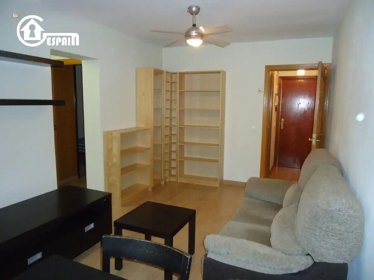 Living room of Flat for sale in Madrid  with Air Conditioner, Heating and Storage room