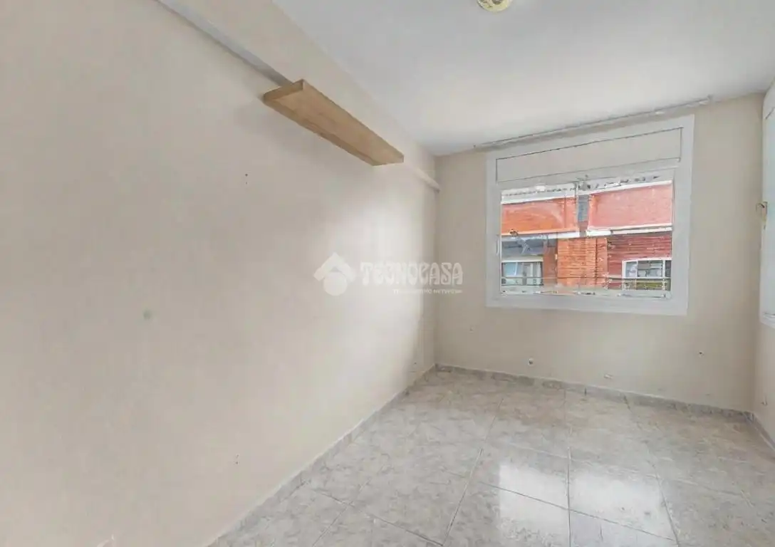 Habitación de Piso en venta en Cornellà de Llobregat con Aire acondicionado y Balcón