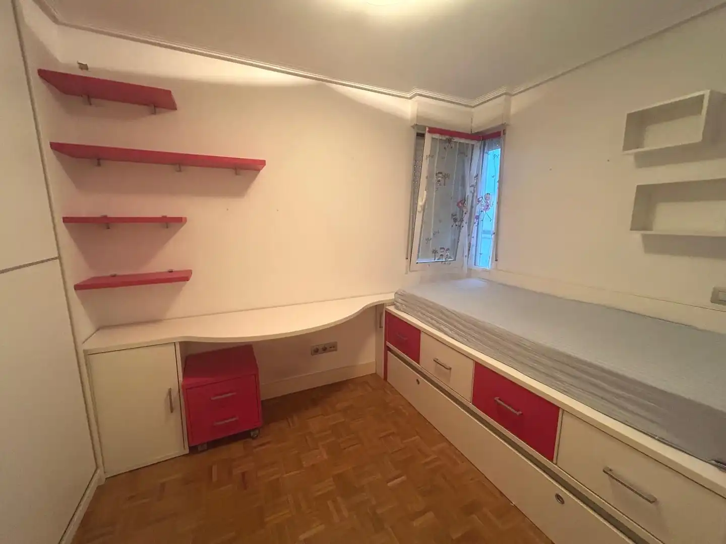 Habitación de Piso en venta en Vitoria - Gasteiz con Terraza y Trastero