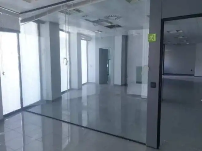 Local comercial en alquiler en Av los Remedios, imagen 7