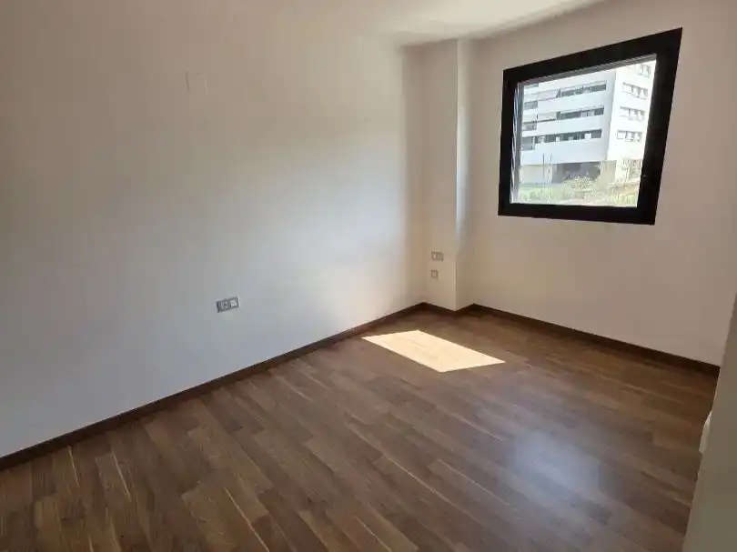 Dormitori de Pis en venda en Terrassa amb Aire condicionat, Parquet i Piscina
