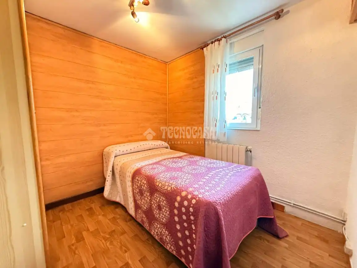 Bedroom of Flat for sale in Madrid