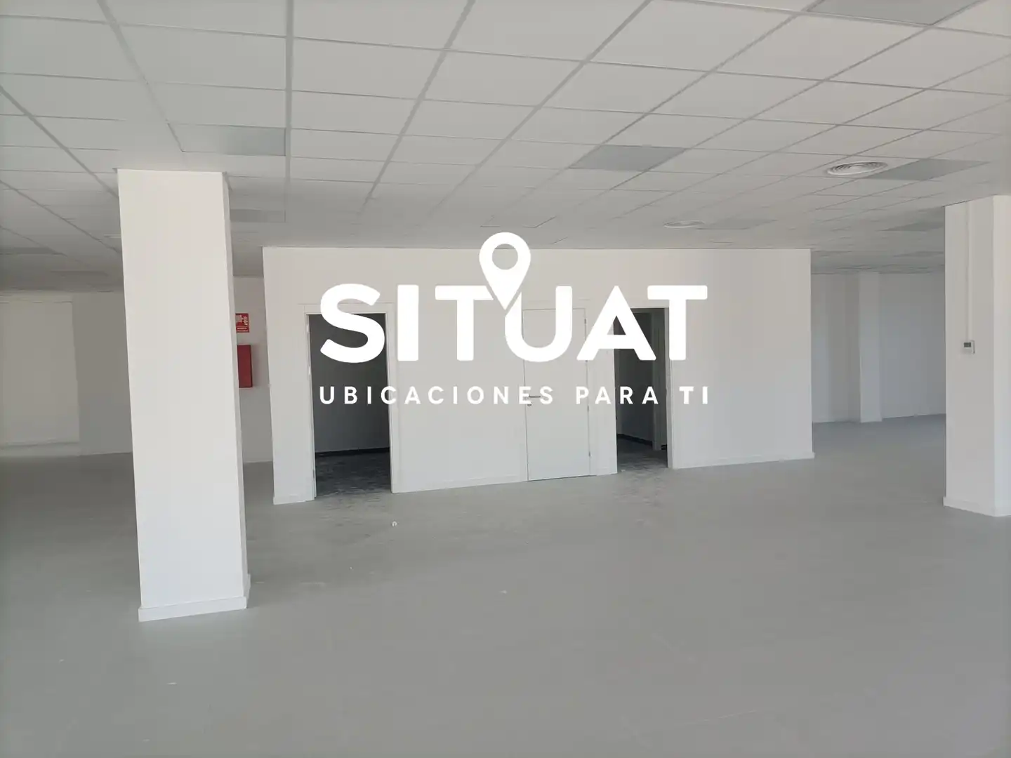 Oficina de alquiler en L'Hospitalet de Llobregat con Aire acondicionado, Calefacción y Alarma