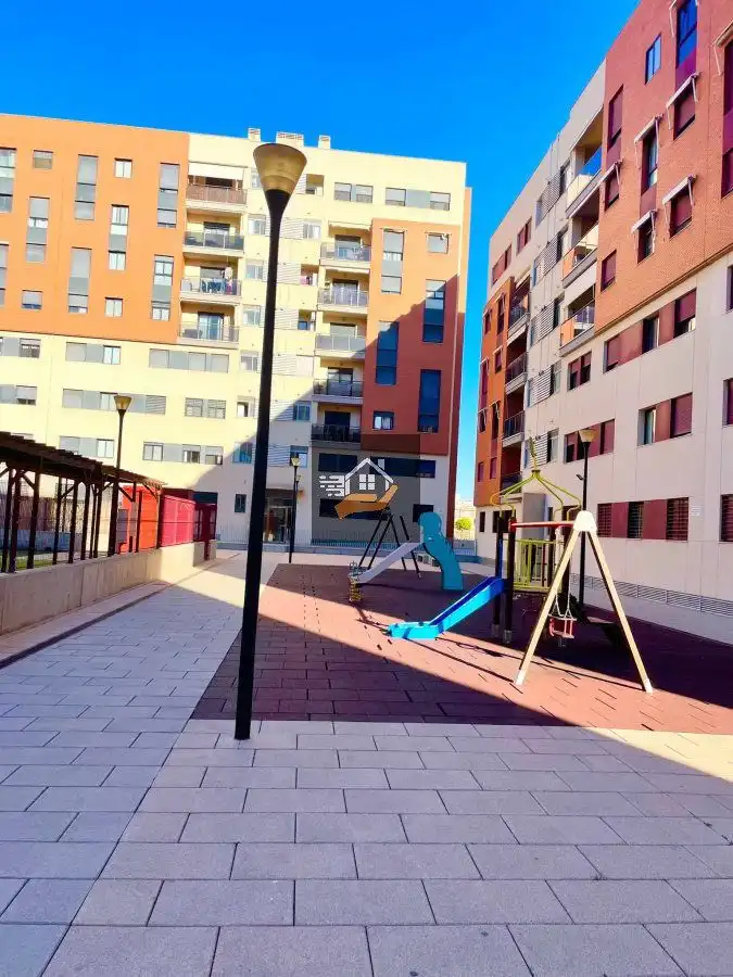 Außenansicht von Wohnung zur Miete in Murcia mit Heizung und Balkon