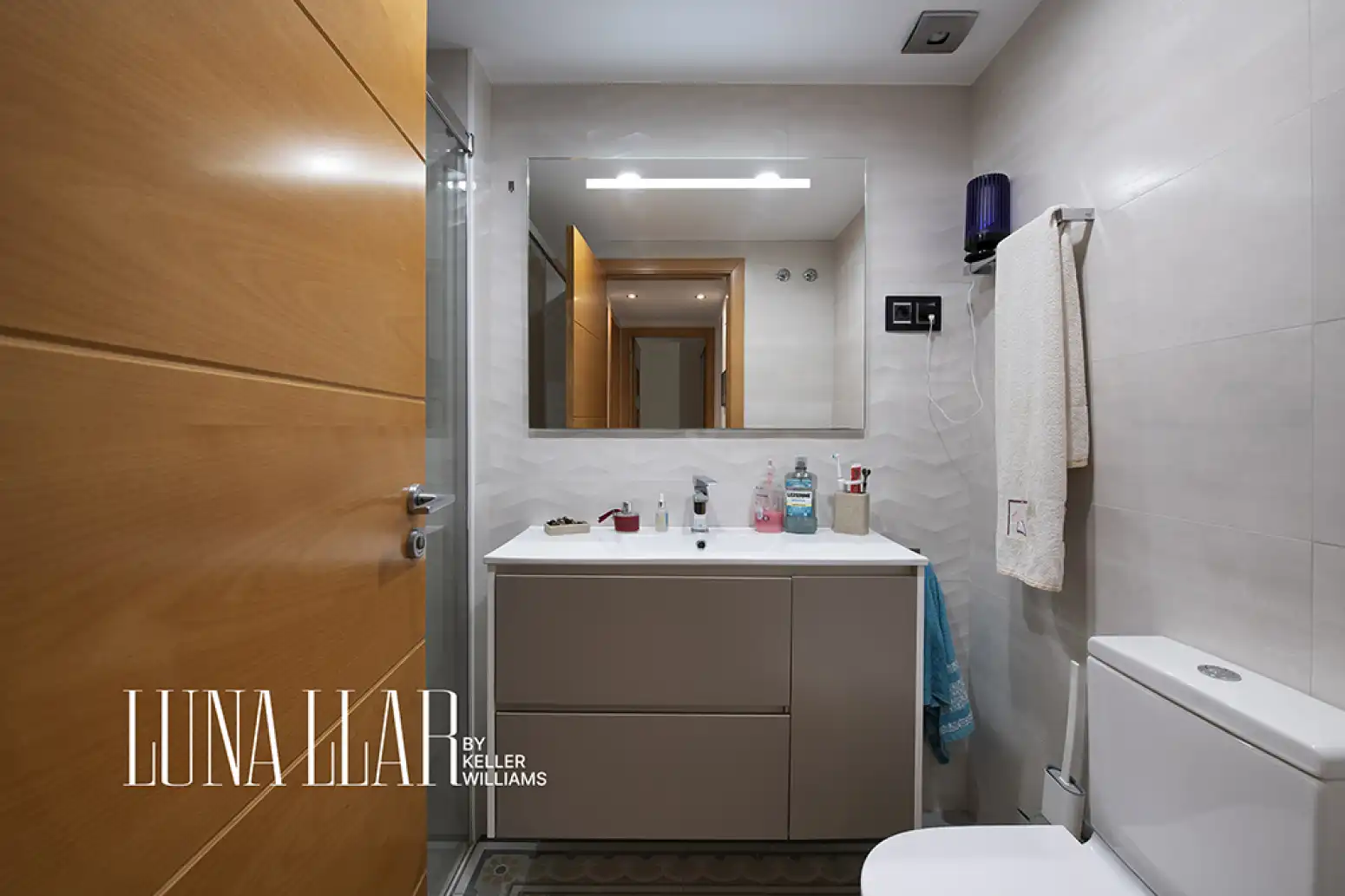 Bathroom of Flat for sale in Puigdàlber, Barcelona