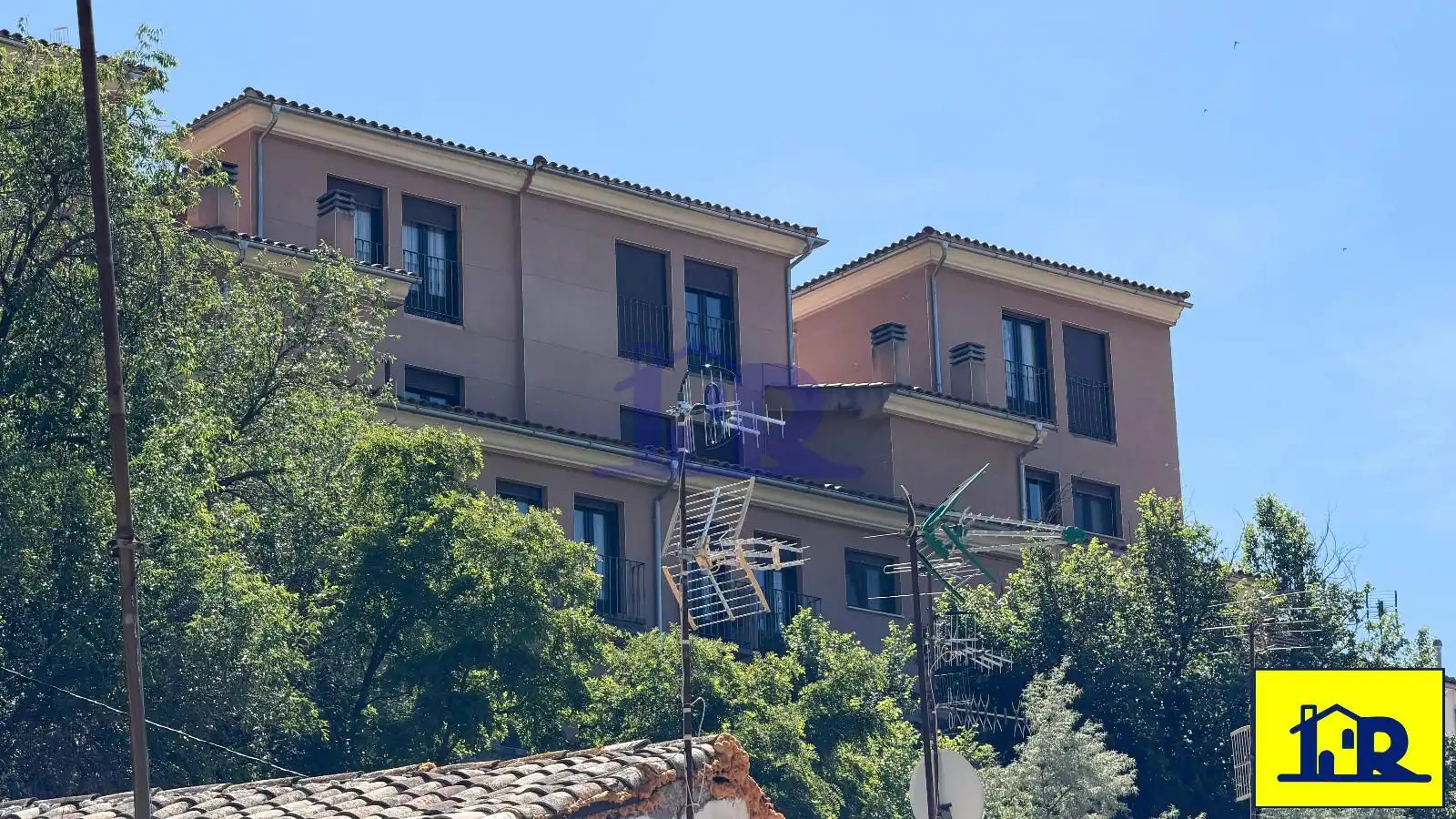 Vista exterior de Dúplex en venda en Cuenca amb Calefacció, Traster i Moblat