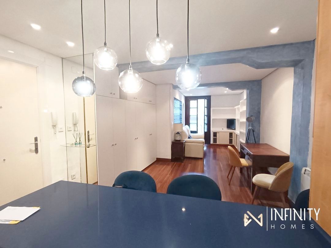 Flat for sale in Txakur Kalea, Casco Viejo