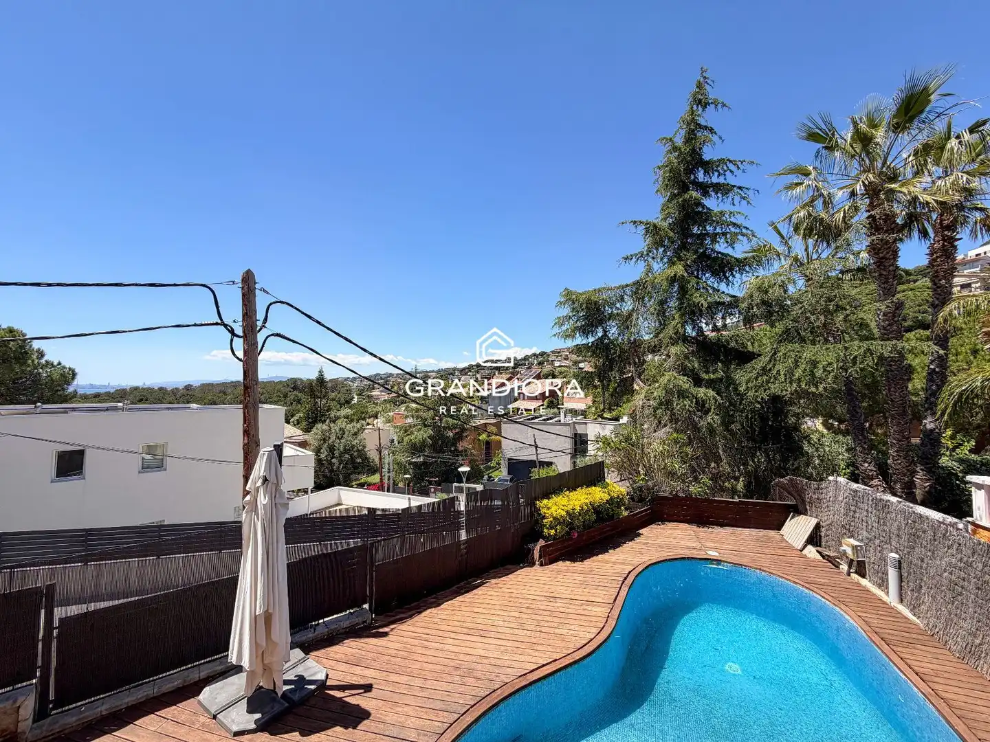 Außenansicht von Haus oder Chalet zur Miete in Premià de Dalt mit Klimaanlage, Terrasse und Schwimmbad