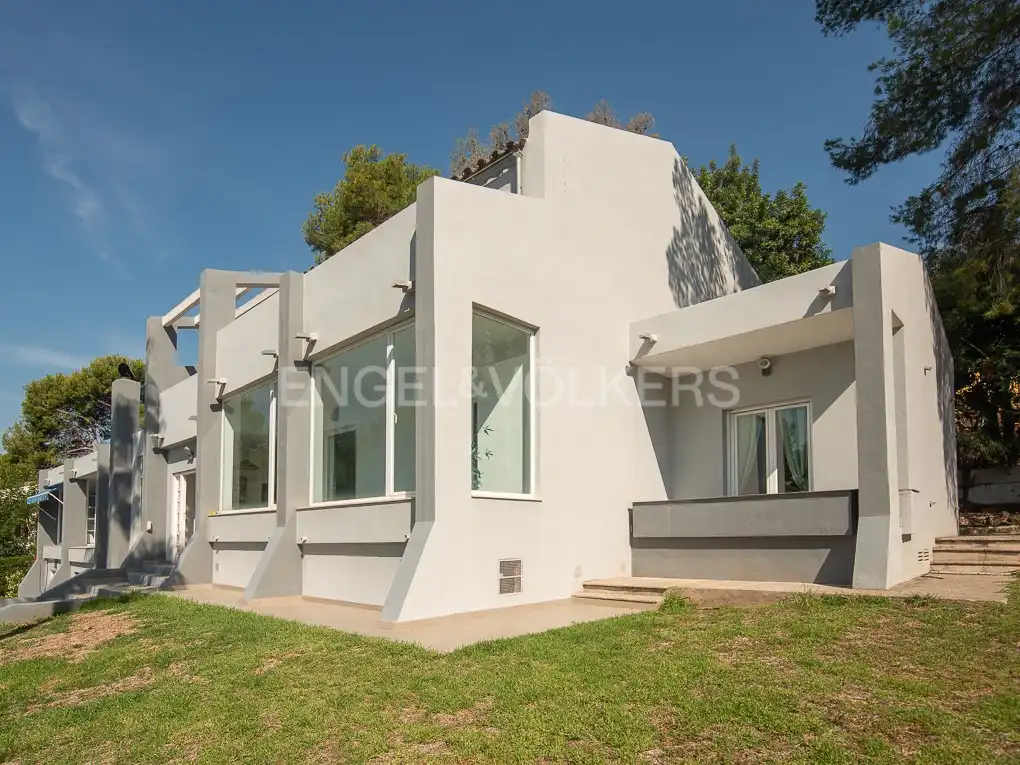Vista exterior de Casa o xalet en venda en Benicasim / Benicàssim amb Calefacció, Terrassa i Piscina