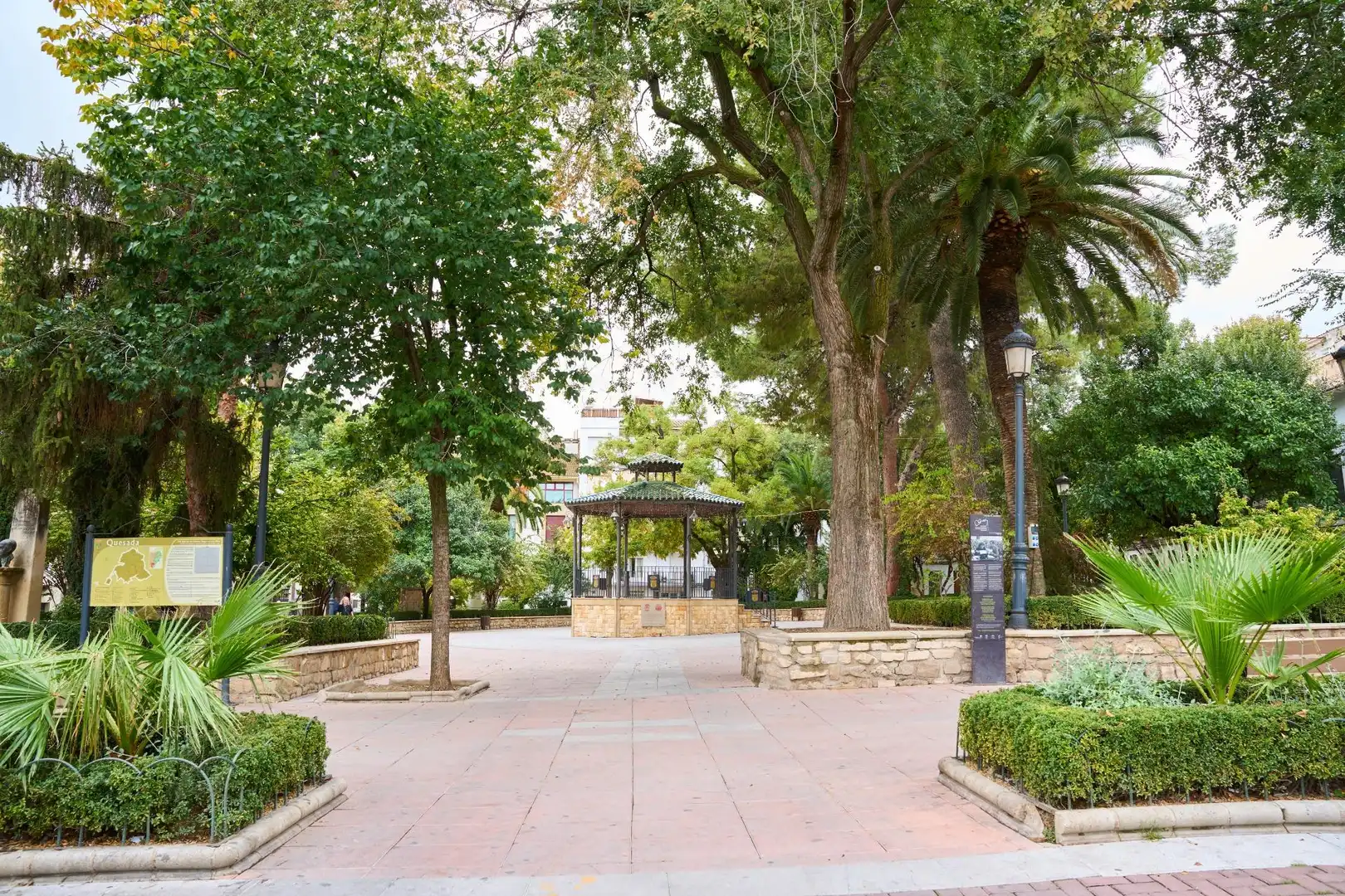 Exterior view of Buildings for sale in Quesada