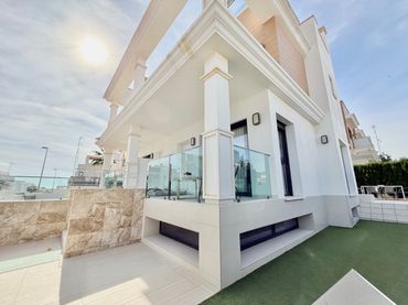 Haus mit Balkon zum Verkauf in Rojales