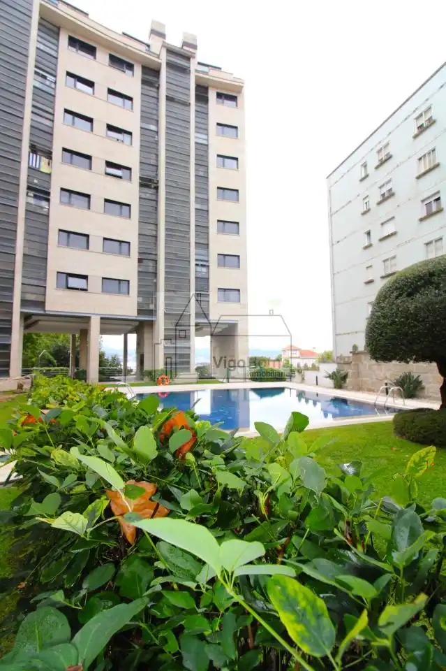 Swimming pool of Flat for rent in Vigo   with Heating, Swimming Pool and Furnished