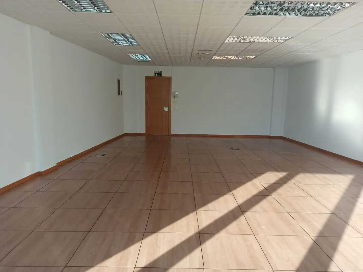 Office for sale in León Capital   with Heating