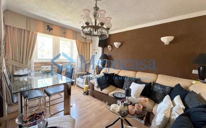 Sala d'estar de Pis en venda en  Madrid Capital