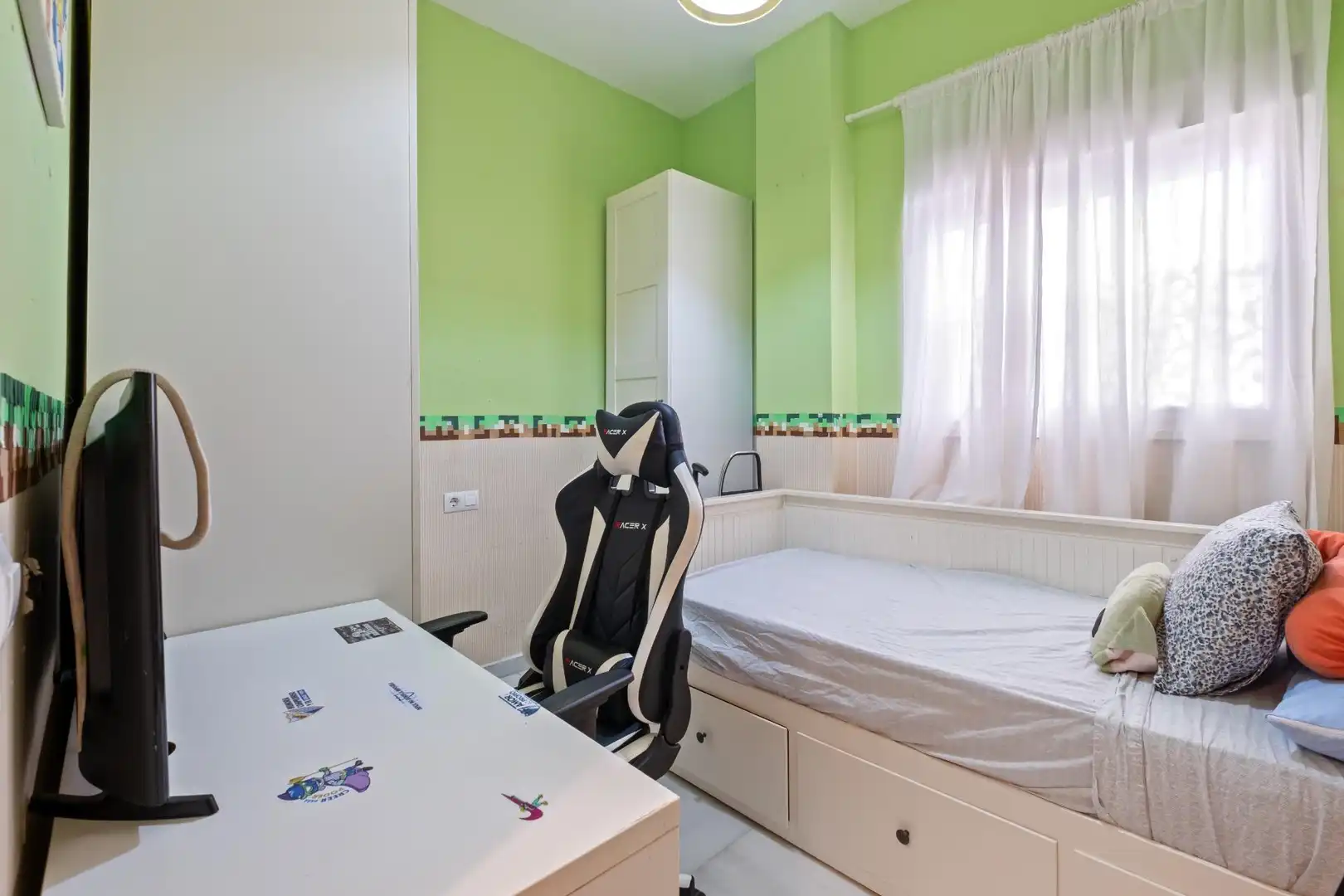 Schlafzimmer von Erdgeschoss zum Verkauf in Málaga mit Klimaanlage und Heizung