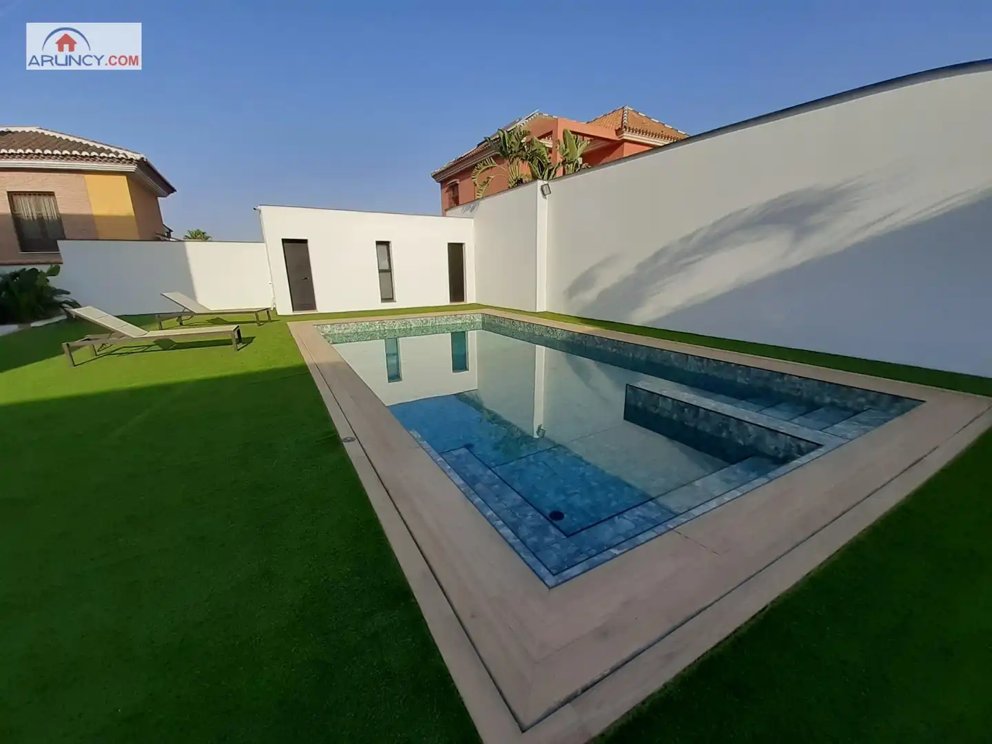 Swimming pool of Houses for sale in Montequinto  with Air Conditioner, Private garden and Storage room