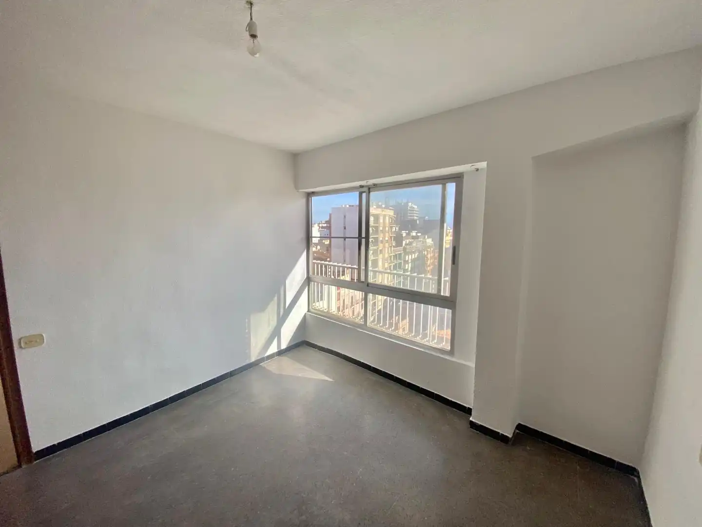 Schlafzimmer von Wohnung zum Verkauf in Castellón de la Plana / Castelló de la Plana mit Balkon