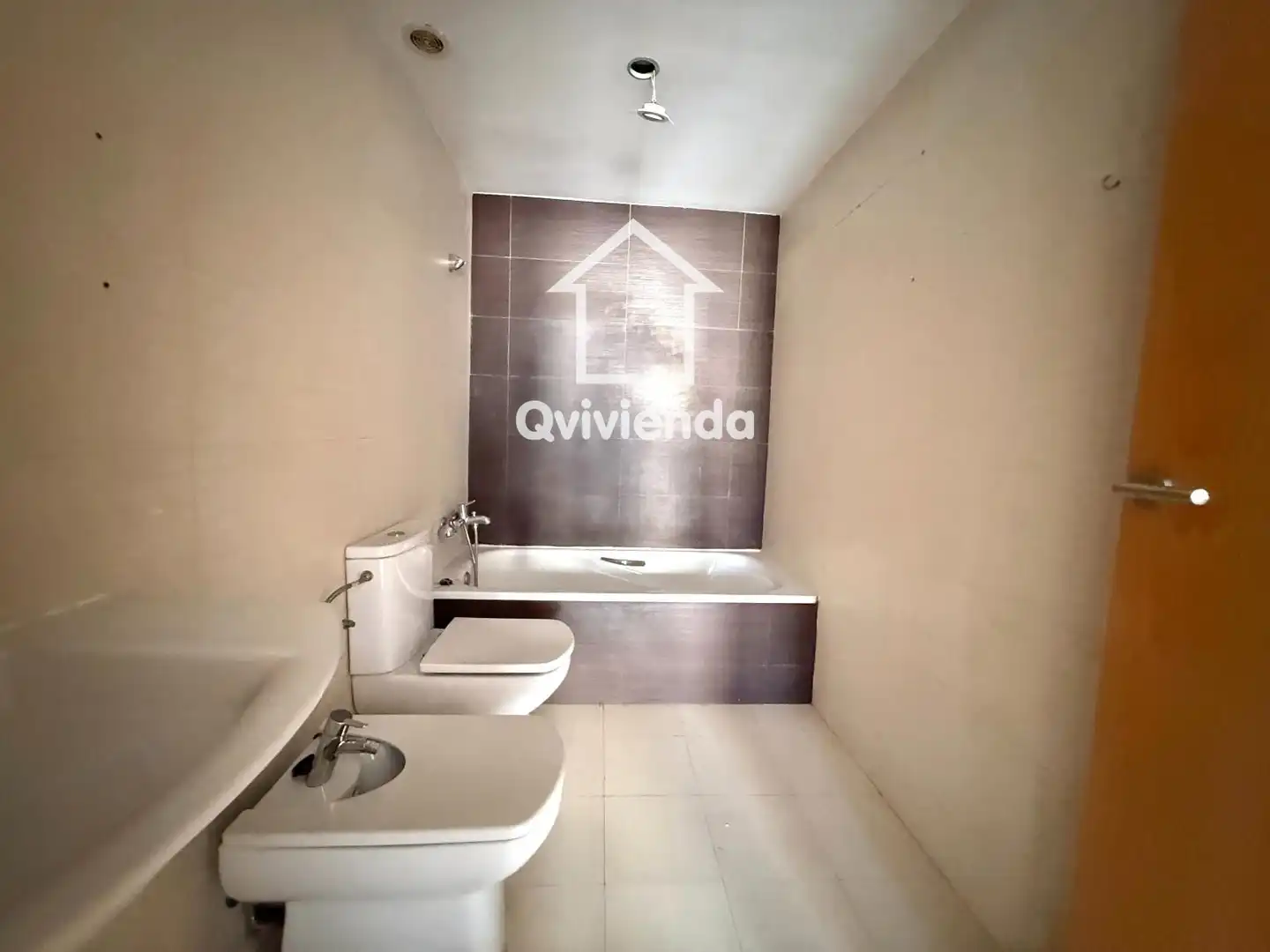 Baño de Piso en venta en Montcada i Reixac con Terraza