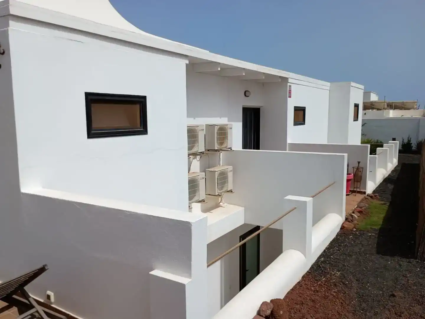 Vista exterior de Casa o xalet en venda en Yaiza amb Aire condicionat i Balcó