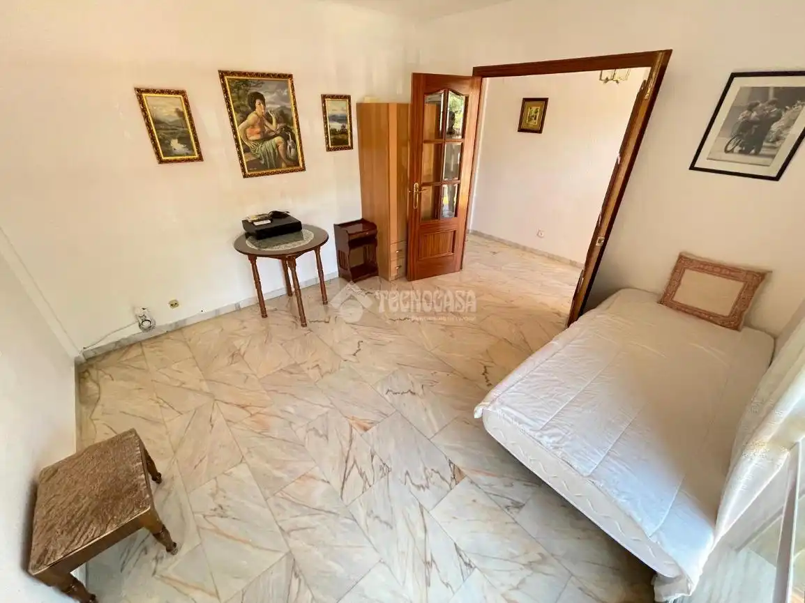 Habitación de Casa adosada en venta en Badajoz con Aire acondicionado