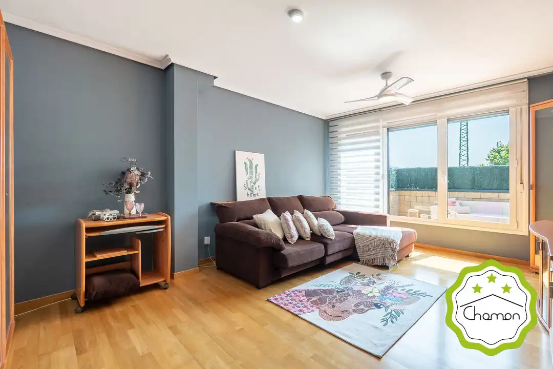 Wohnzimmer von Einfamilien-Reihenhaus zum Verkauf in Barakaldo  mit Heizung, Privatgarten und Terrasse