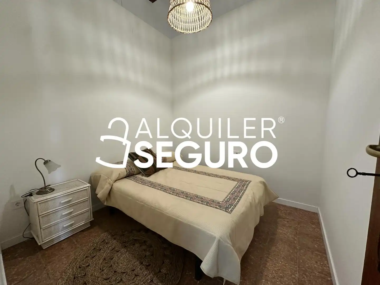 Habitación de Piso de alquiler en Valencia con Aire acondicionado, Terraza y Amueblado