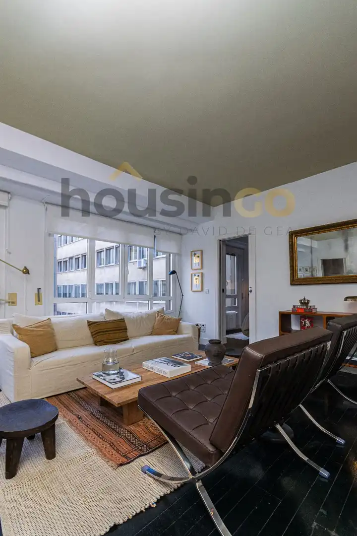 Living room of Flat for rent in Madrid  with Air Conditioner, Heating and Parquet flooring