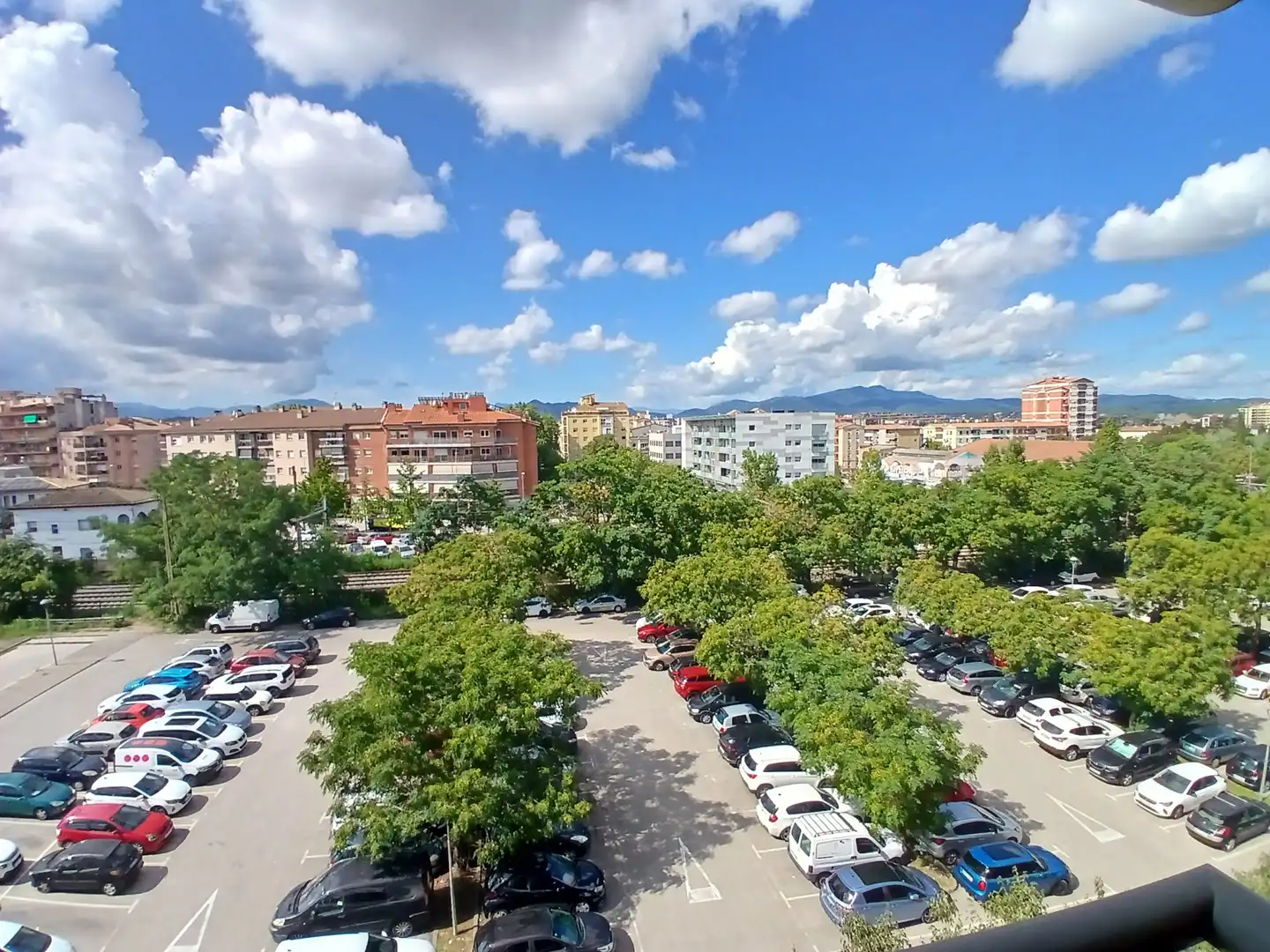 Parkplatz von Wohnung zum Verkauf in Girona mit Klimaanlage, Heizung und Balkon