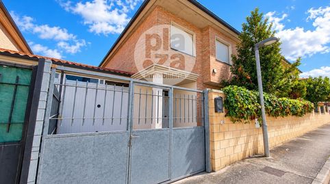 CHALET PAREADO EN VENTA EN ARCOS DE LA LLANA  INMOBILIARIA PLAZA