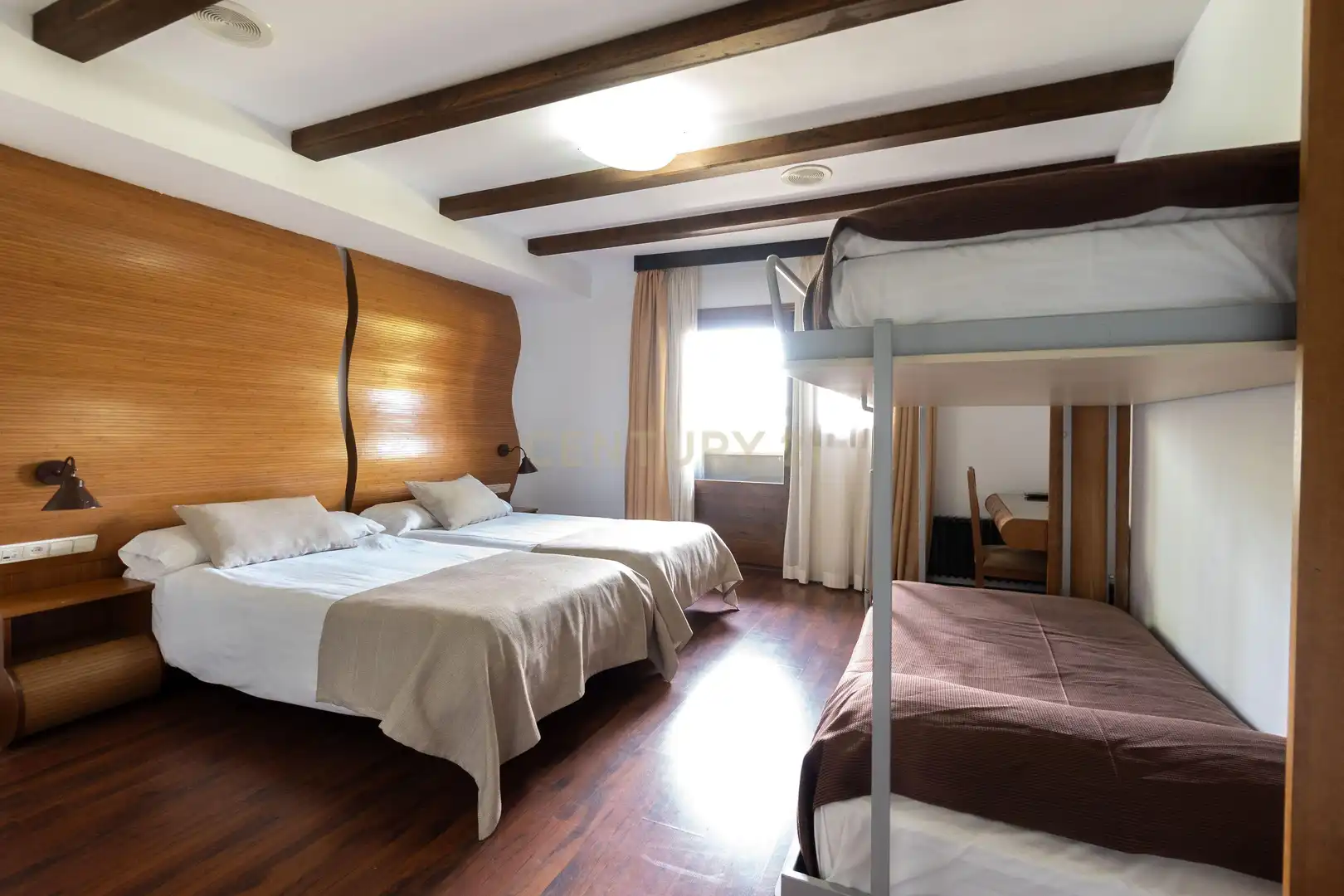 Schlafzimmer von Gebäude zum Verkauf in Sierra Nevada mit Gemeinschaftspool