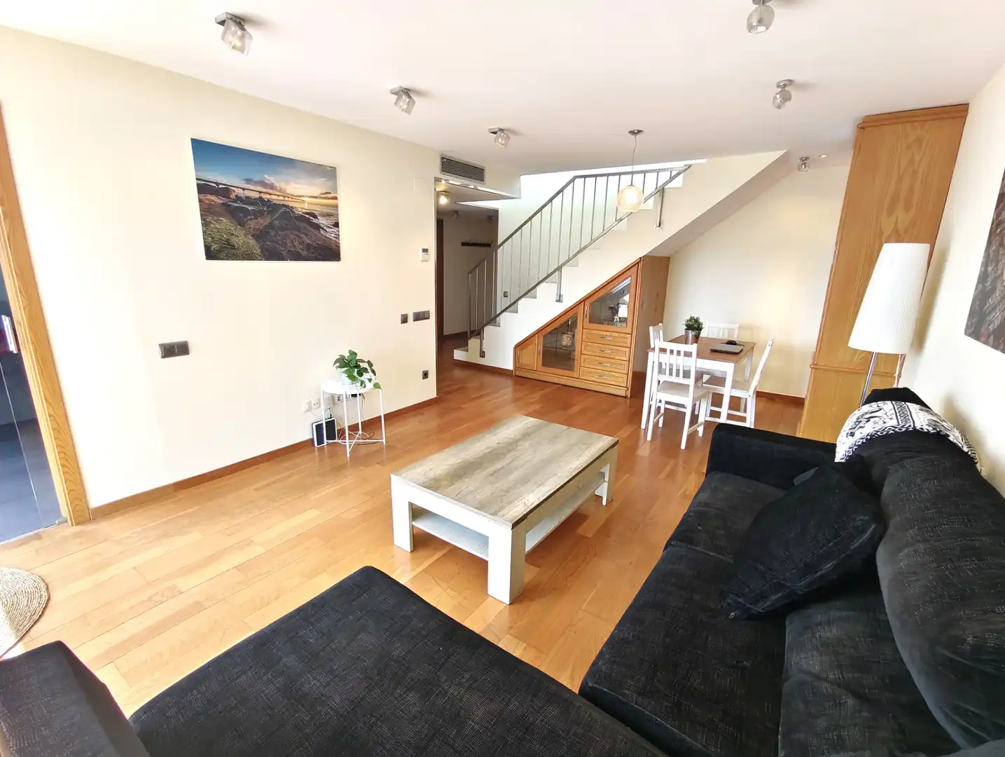 Sala d'estar de Àtic de lloguer en Badalona amb Aire condicionat, Calefacció i Parquet