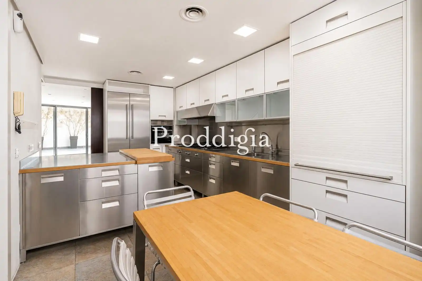 Cuina de Casa o xalet en venda en Barcelona amb Aire condicionat, Calefacció i Terrassa