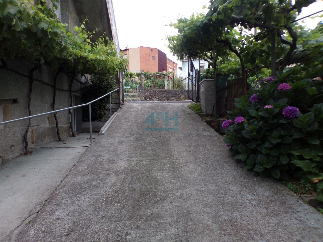 Parking of House or chalet for sale in Ourense Capital   with Heating, Private garden and Terrace