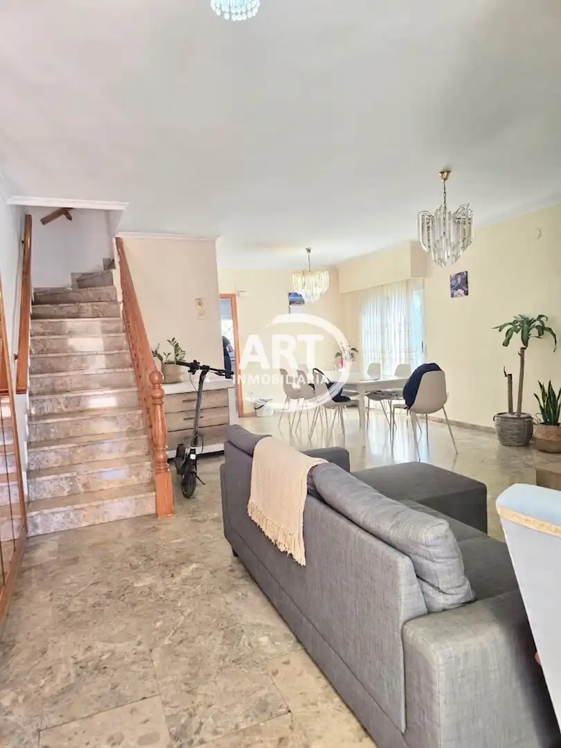 Wohnzimmer von Einfamilien-Reihenhaus zur Miete in Godella mit Klimaanlage, Heizung und Terrasse