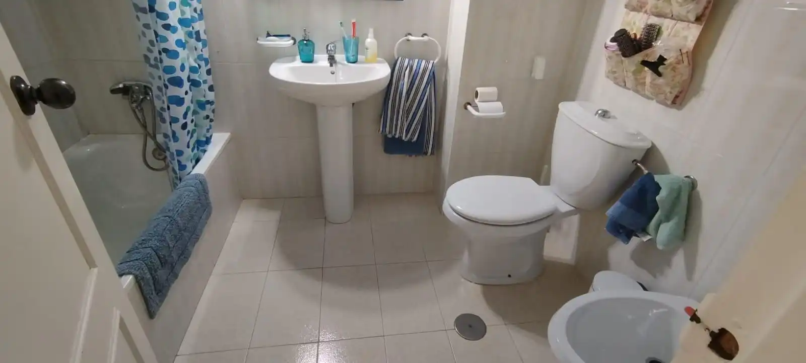 Baño de Casa adosada en venta en Motril con Aire acondicionado, Terraza y Trastero