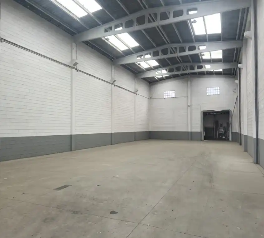 Nave industrial in affitto a Rúa Daimler, imagen 2
