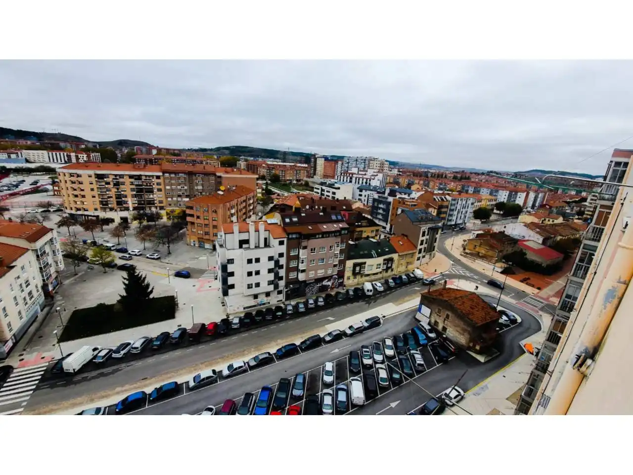 Vista exterior de Pis en venda en Burgos amb Calefacció i Moblat