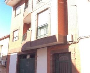 Vista exterior de Pis en venda en Linares