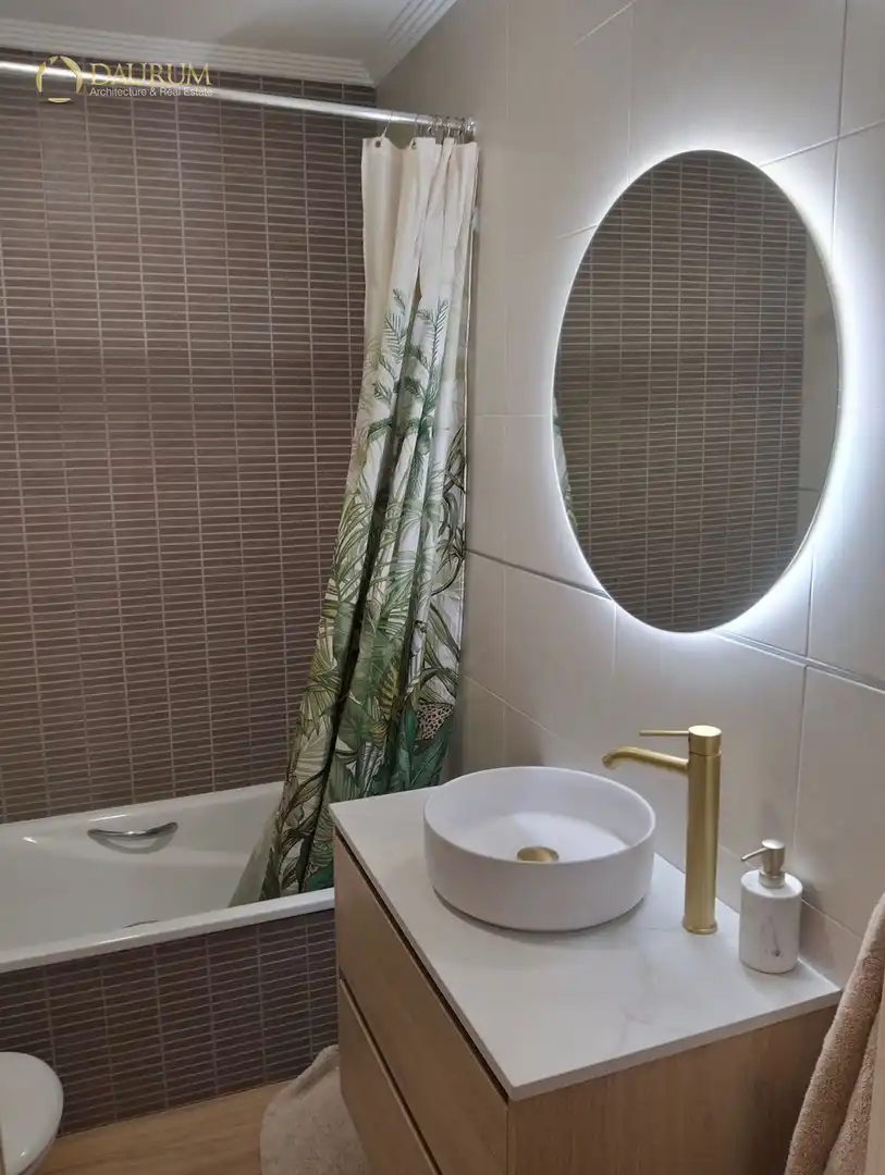 Baño de Piso en venta en Elche / Elx con Aire acondicionado, Calefacción y Terraza