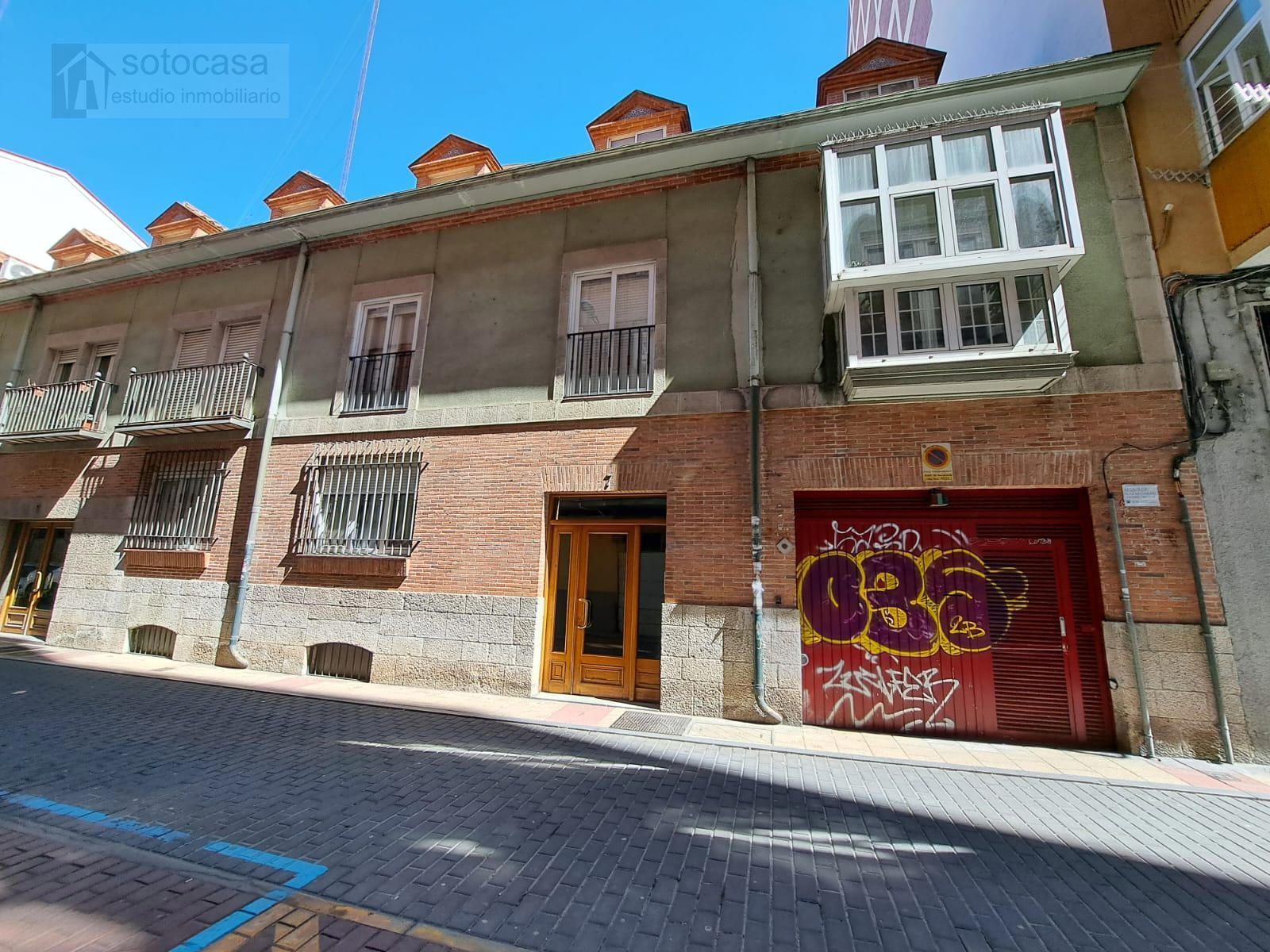 Exterior view of Flat for sale in Valladolid Capital  with Heating, Storage room and Furnished